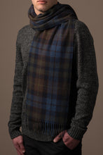 Load image into Gallery viewer, Merino English Lambswool Scarf