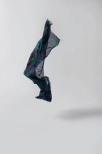 Load image into Gallery viewer, Extrafine Merino Lightweight Summer Scarf