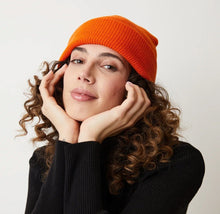 Load image into Gallery viewer, Canadian Merino Wool Toque
